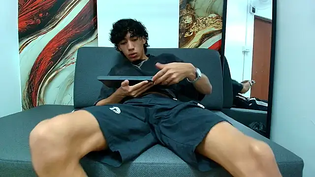 simondwayne online show from April 20, 7:37 pm