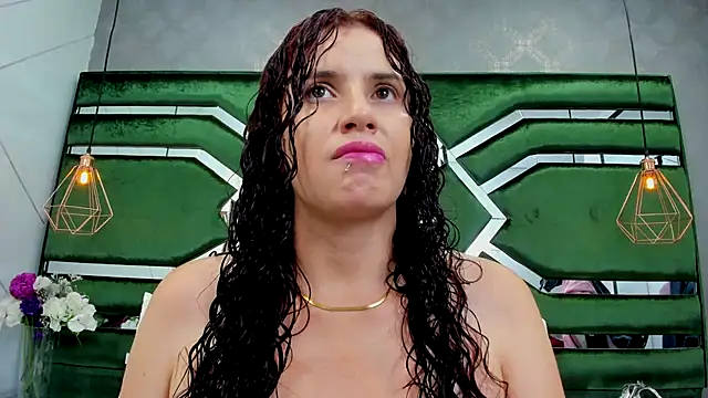 ThaliaCross online show from September 8, 8:08 pm