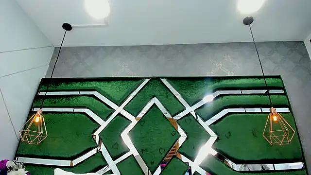 ThaliaCross online show from September 11, 8:09 pm