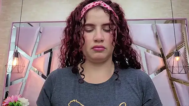 ThaliaCross online show from April 17, 7:50 pm