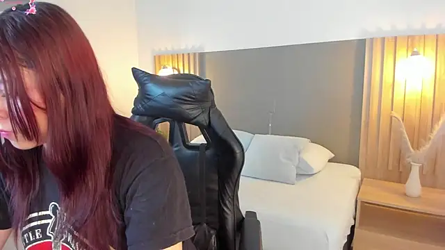 emma fhox online show from September 16, 2:12 am