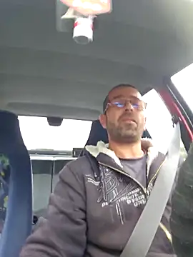 Snapshot of Thomas043 chatting on November 8, 10:59 am Thomas043 online show from November 8, 10:59 am