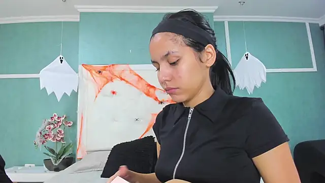 ania gomez online show from October 31, 1:34 pm