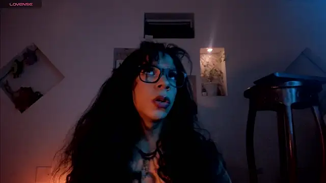 Snapshot of Chloe_cooperr chatting on October 26, 9:04 am Chloe cooperr online show from October 26, 9:04 am