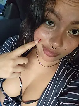 Yessica Lopezz online show from April 1, 1:01 pm