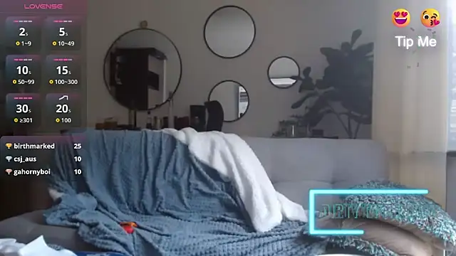 alloallo420 online show from September 20, 8:43 pm