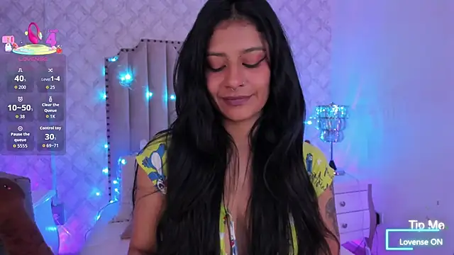 Snapshot of Yourwishisme_val chatting on December 14, 3:45 am Yourwishisme val online show from December 14, 3:45 am