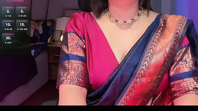 Snapshot of SunhariGirl chatting on September 24, 3:32 am SunhariGirl online show from September 24, 3:32 am