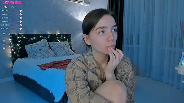 Snapshot of sweete_chantal chatting on October 4, 5:00 pm sweete chantal online show from October 4, 5:00 pm