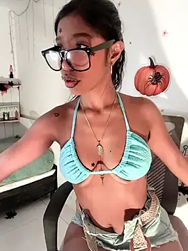 LeilaEbony online show from October 13, 3:01 pm