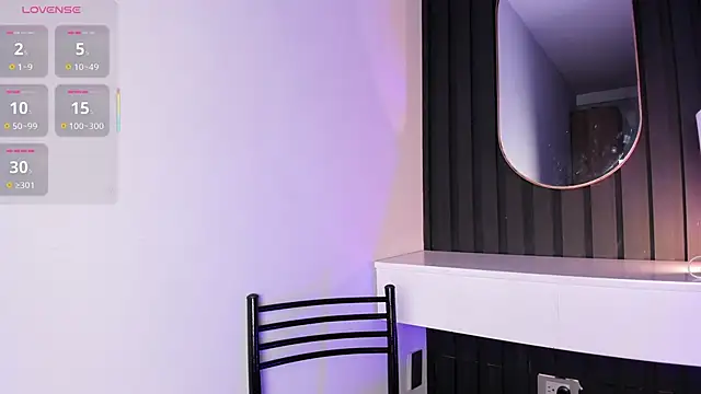 Bella Williiams online show from November 22, 12:15 pm