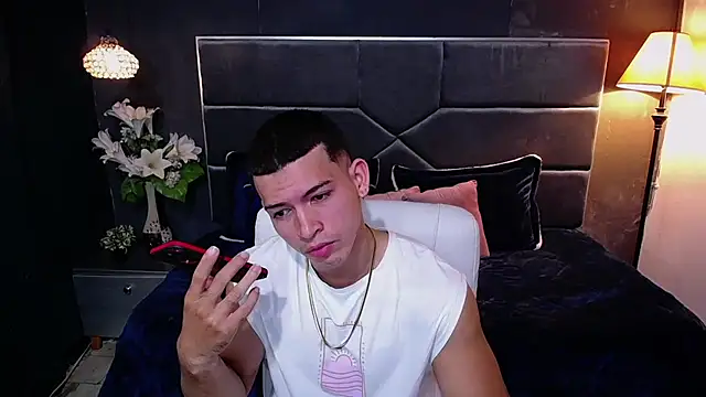 Snapshot of ethan_rodgers chatting on October 18, 7:36 pm ethan rodgers online show from October 18, 7:36 pm