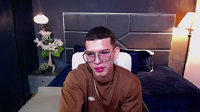 Snapshot of ethan_rodgers chatting on October 24, 7:32 pm ethan rodgers online show from October 24, 7:32 pm