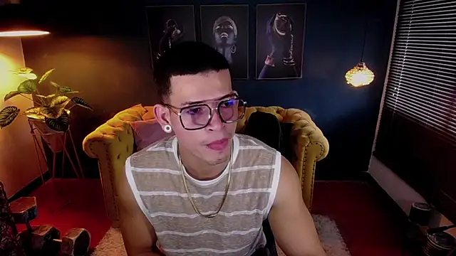 Snapshot of ethan_rodgers chatting on October 25, 7:41 pm ethan rodgers online show from October 25, 7:41 pm