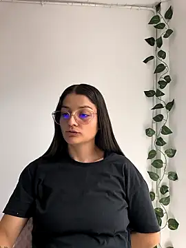 Coralinne   online show from May 8, 3:28 pm