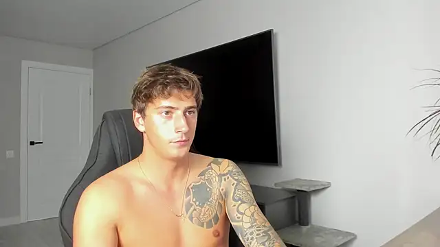 Snapshot of DaniHort chatting on July 14, 9:47 am DaniHort online show from July 14, 9:47 am