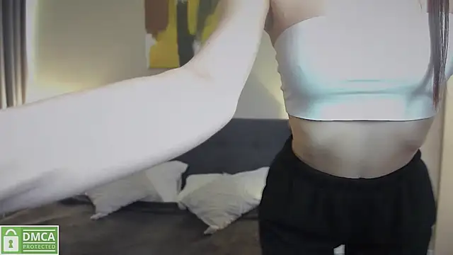 Snapshot of elza_rose chatting on April 25, 10:40 am elza rose online show from April 25, 10:40 am