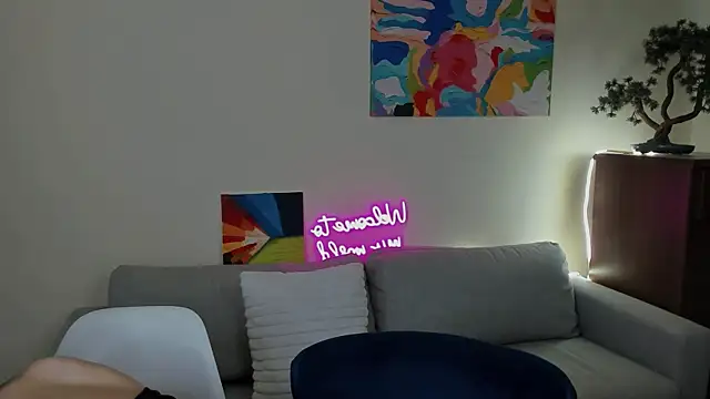 Snapshot of elza_rose chatting on May 27, 9:28 am elza rose online show from May 27, 9:28 am