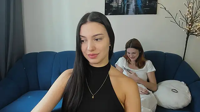 Snapshot of elza_rose chatting on July 8, 9:25 am elza rose online show from July 8, 9:25 am