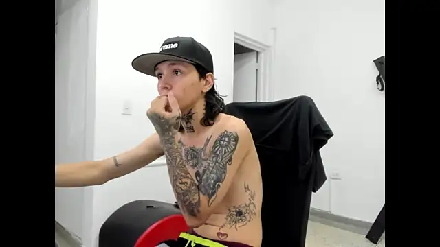 StraightBoy Nick online show from April 19, 8:22 pm