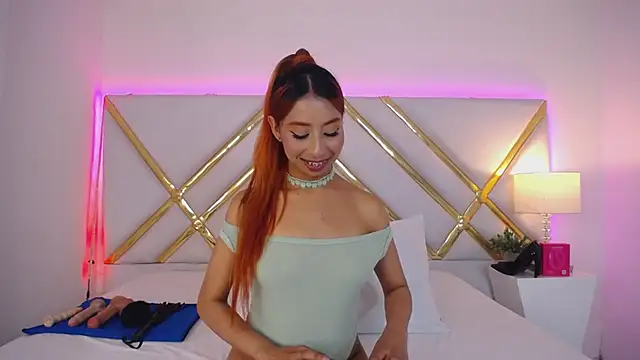 laila stilwiills online show from April 25, 9:34 am