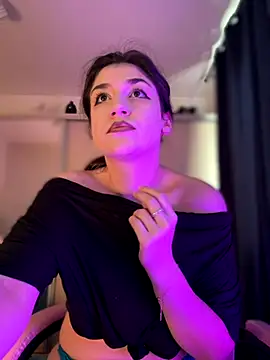 Snapshot of ScarletBloom_ chatting on September 30, 10:20 am ScarletBloom  online show from September 30, 10:20 am