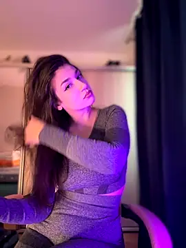 Snapshot of ScarletBloom_ chatting on October 3, 11:18 am ScarletBloom  online show from October 3, 11:18 am