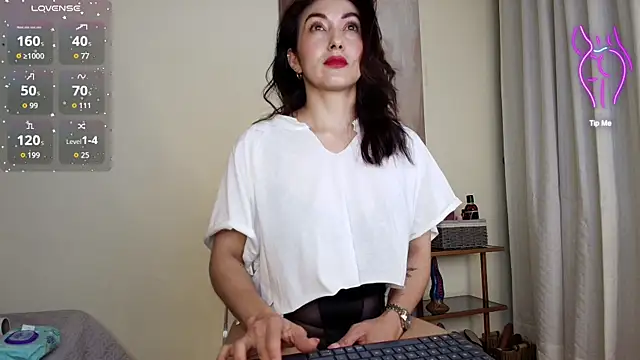 siren indira  online show from November 7, 11:05 pm