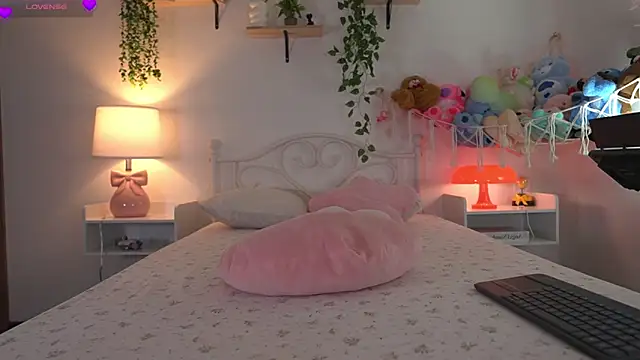 violeth     online show from April 21, 12:55 pm