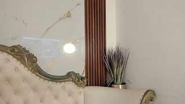 CoralieBronson online show from September 18, 8:00 pm