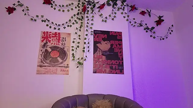 CoralieBronson online show from May 8, 1:33 am