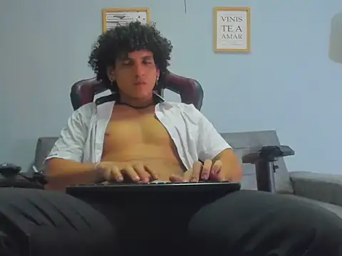 Xfire boy69 online show from September 9, 9:36 pm