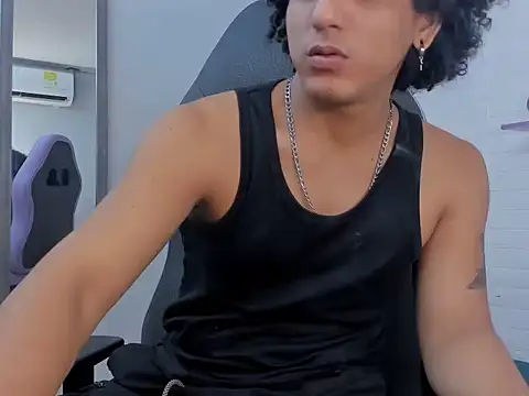 Xfire boy69 online show from September 16, 9:05 pm