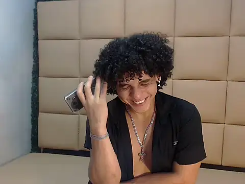 Xfire boy69 online show from September 26, 2:32 pm