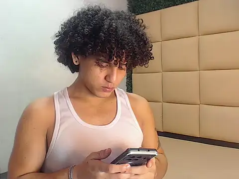 Xfire boy69 online show from October 3, 4:26 pm