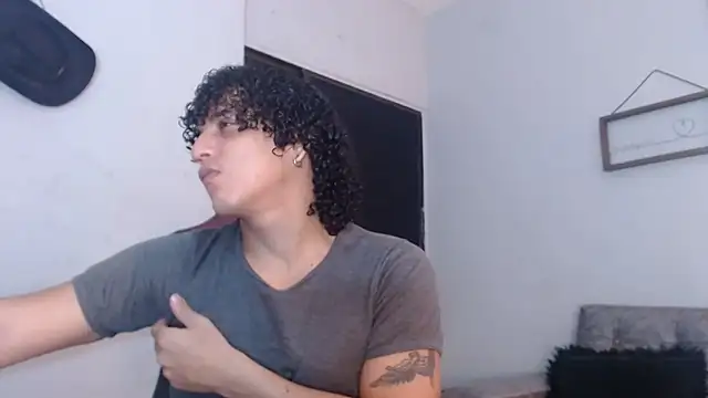 Xfire boy69 online show from October 24, 4:25 pm