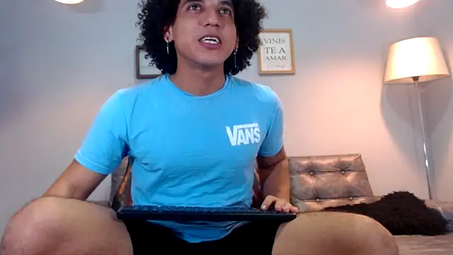 Xfire boy69 online show from November 15, 3:30 pm