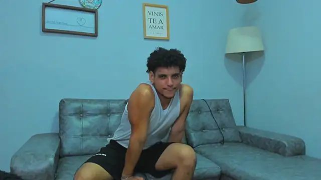 Xfire boy69 online show from December 19, 1:51 pm