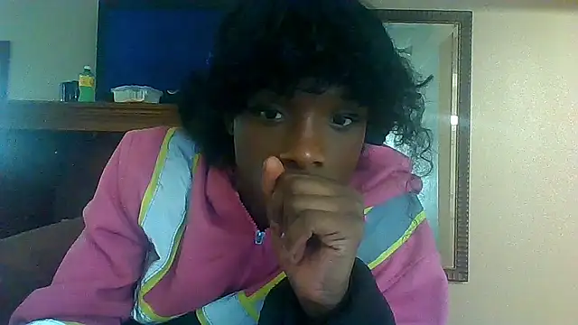 Snapshot of OUCH_CHARR_LEE chatting on June 3, 12:41 pm OUCH CHARR LEE online show from June 3, 12:41 pm