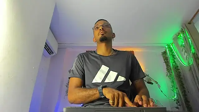 Darwin mayo online show from April 7, 5:13 pm