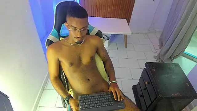 Darwin mayo online show from April 18, 7:07 pm