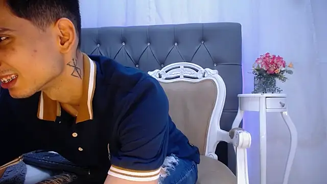 Sebalexis7 online show from November 8, 3:39 am