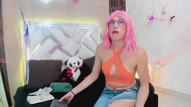 Snapshot of karen_matwell chatting on October 30, 2:29 pm karen matwell online show from October 30, 2:29 pm