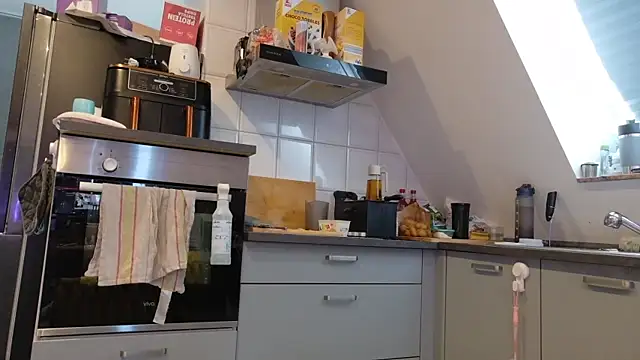 SweetTeenGirl online show from October 10, 10:14 am