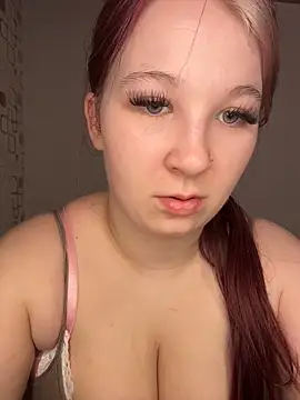 SweetTeenGirl online show from April 13, 5:51 pm