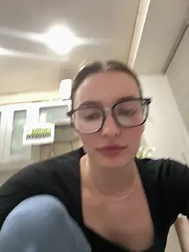 ZariaFlame online show from April 23, 10:45 pm