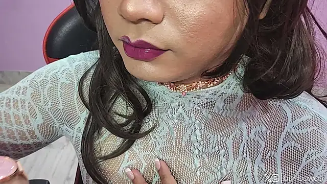 Snapshot of Bimbowati chatting on October 16, 7:37 pm Bimbowati online show from October 16, 7:37 pm