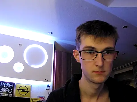 Snapshot of yourhengst chatting on October 19, 6:19 pm yourhengst online show from October 19, 6:19 pm