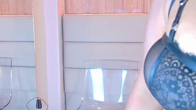 LanaRozz online show from September 18, 8:00 pm