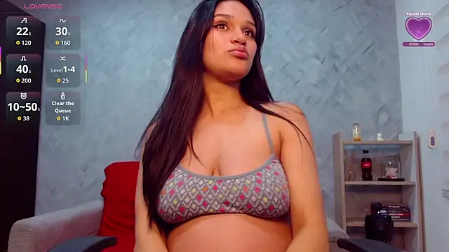 Snapshot of Roxxi_2110 chatting on October 11, 2:11 am Roxxi 2110 online show from October 11, 2:11 am